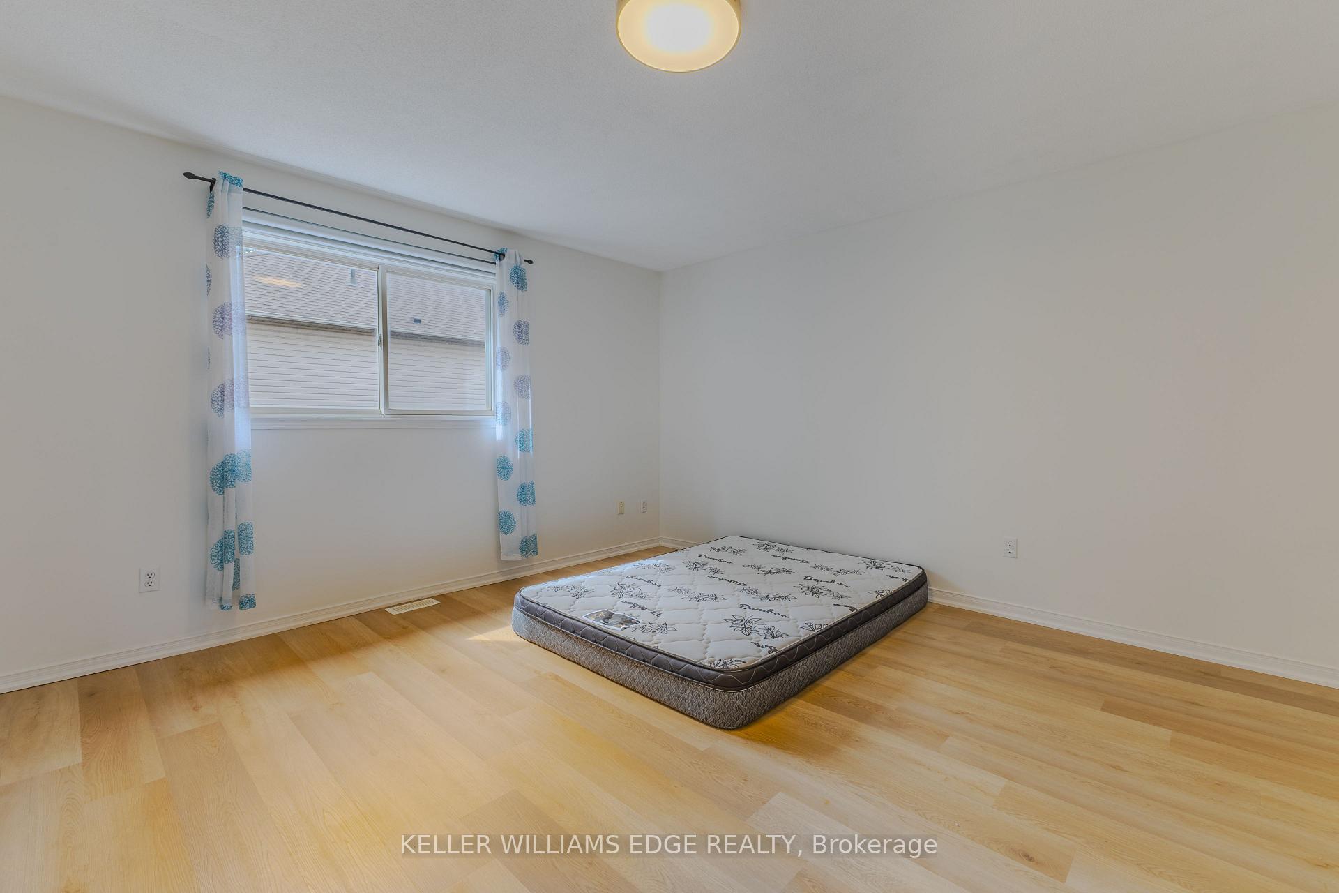Photo 19 of Unit #32, 10 Cadham Boulevard, Hamilton, Broughton — HOMEH