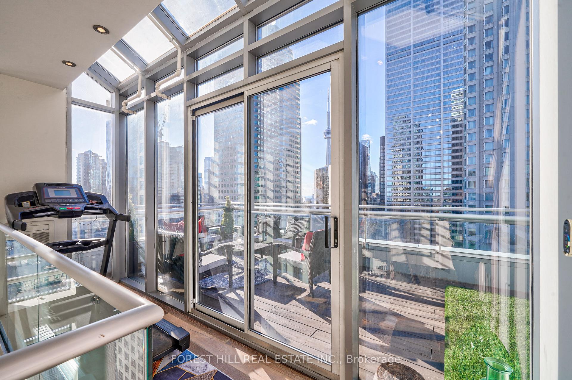 Photo 11 of Unit PH2701, 8 Colborne Street, Toronto, Church-Yonge Corridor — HOMEH