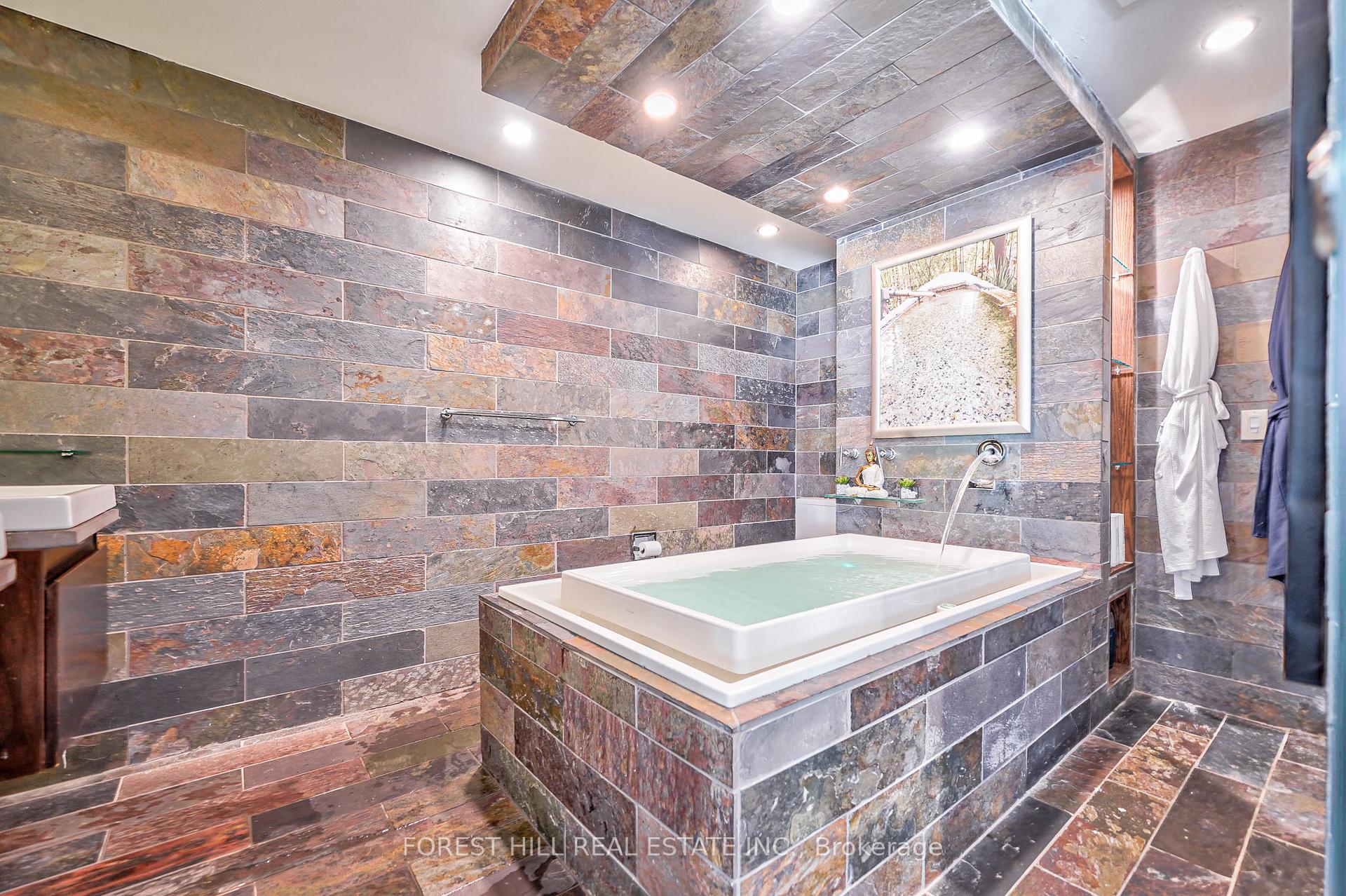 Photo 20 of Unit PH2701, 8 Colborne Street, Toronto, Church-Yonge Corridor — HOMEH