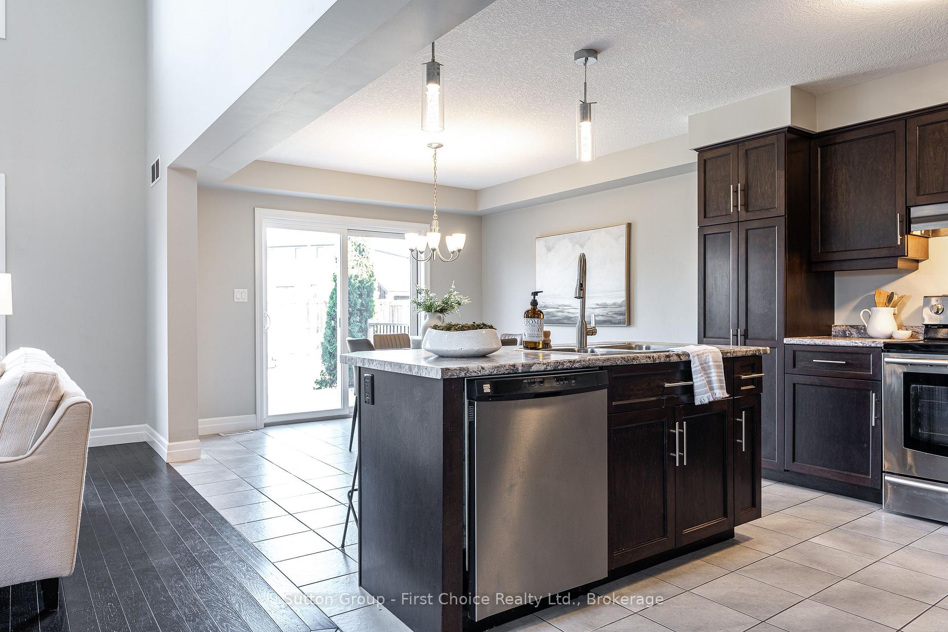 Photo 10 of 59 Bradshaw Drive, Stratford — HOMEH