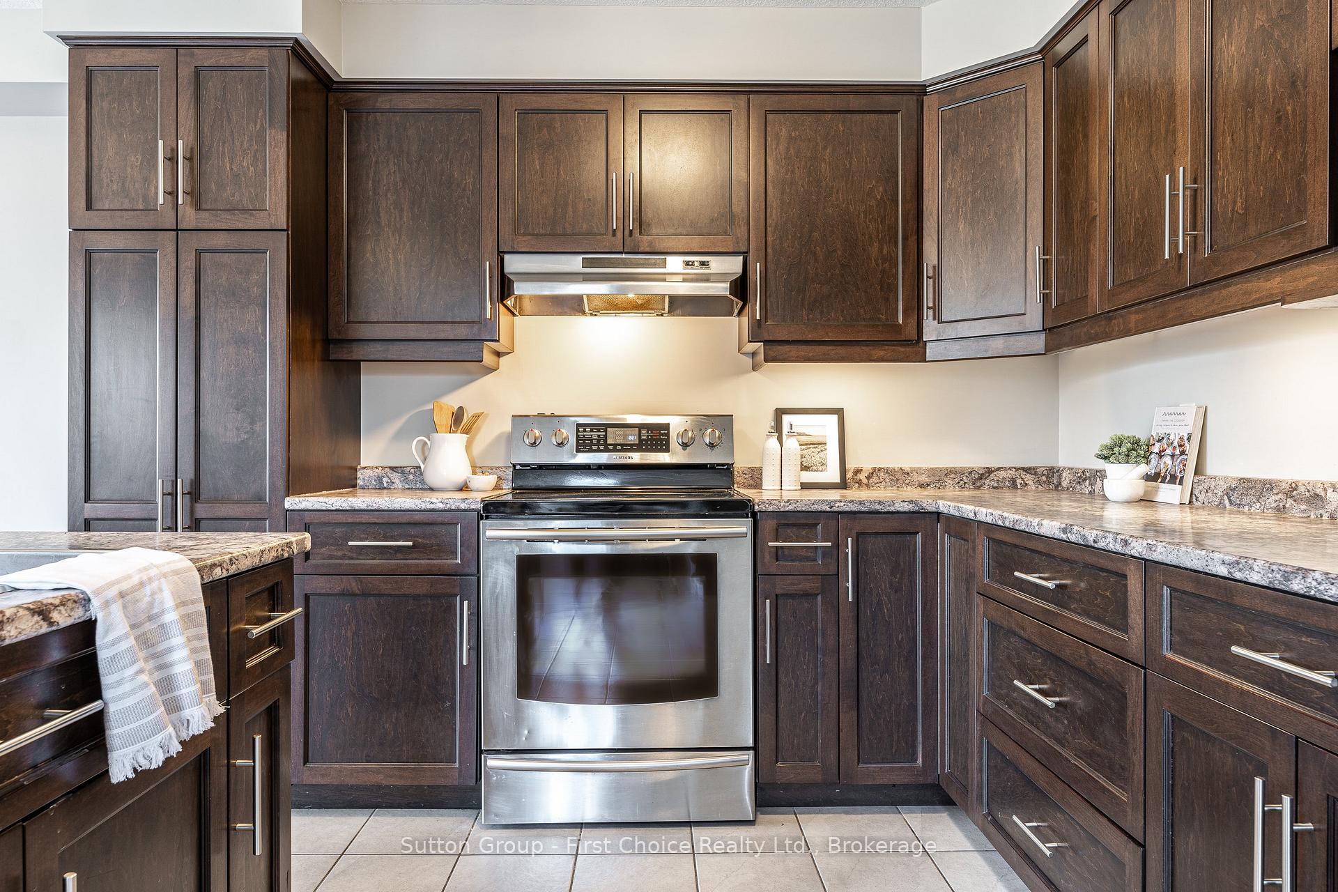 Photo 11 of 59 Bradshaw Drive, Stratford — HOMEH