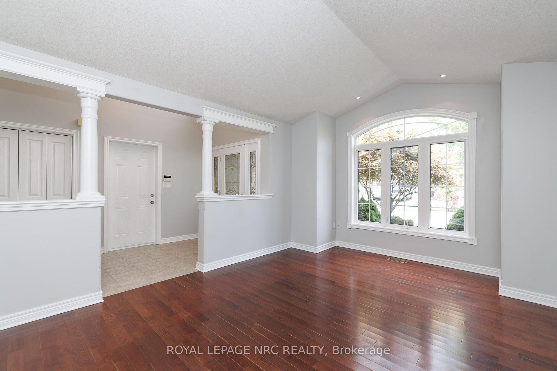 Photo 17 of 8532 Heikoop Crescent, Niagara Falls, Forestview — HOMEH