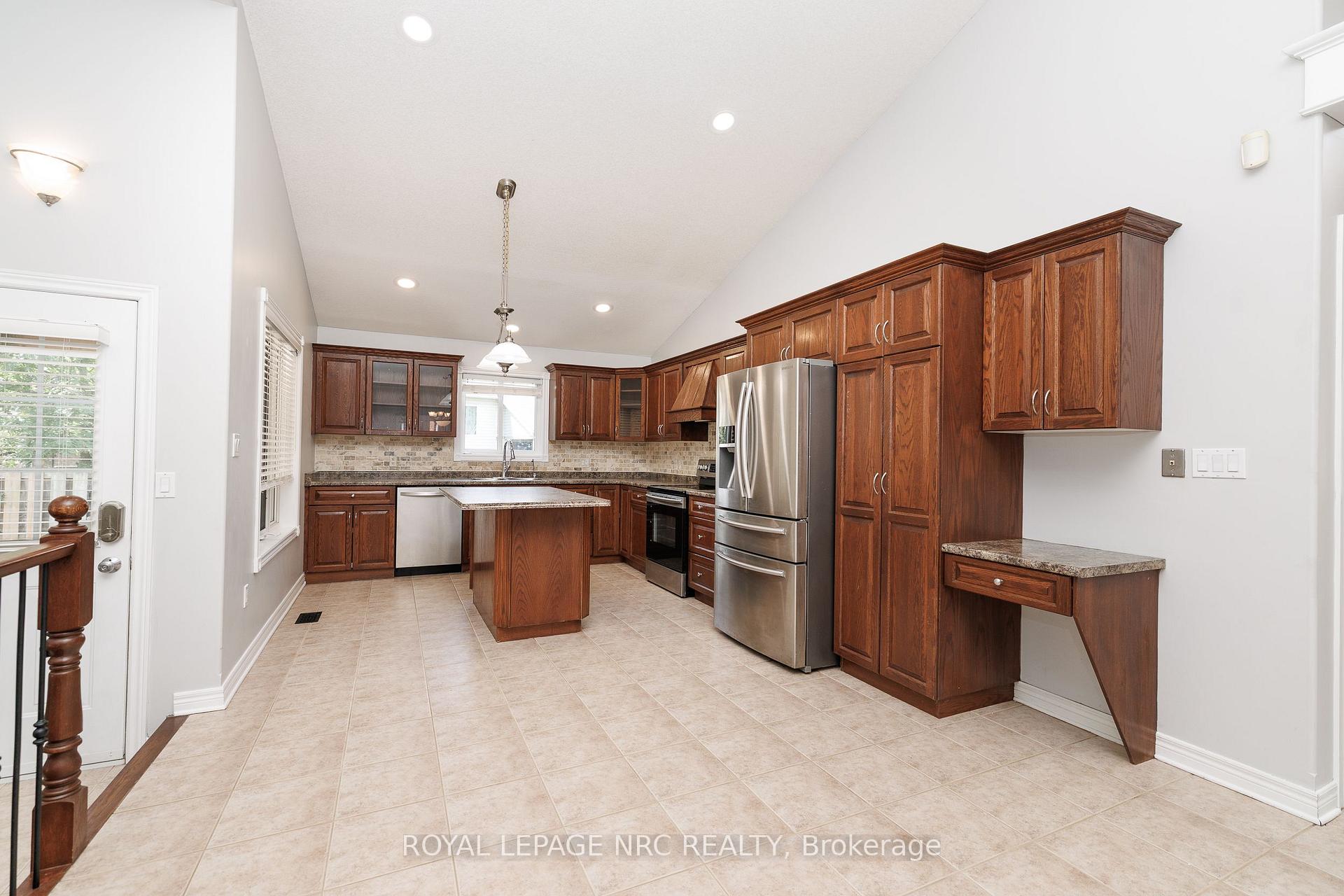 Photo 22 of 8532 Heikoop Crescent, Niagara Falls, Forestview — HOMEH