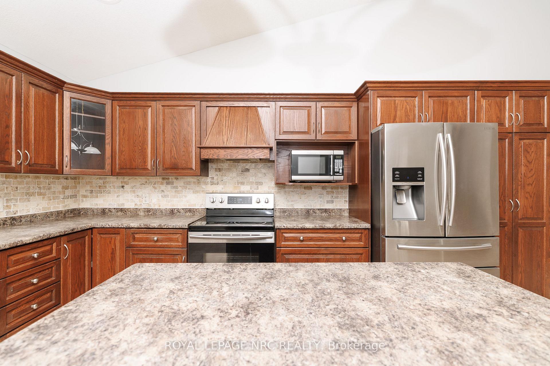 Photo 24 of 8532 Heikoop Crescent, Niagara Falls, Forestview — HOMEH