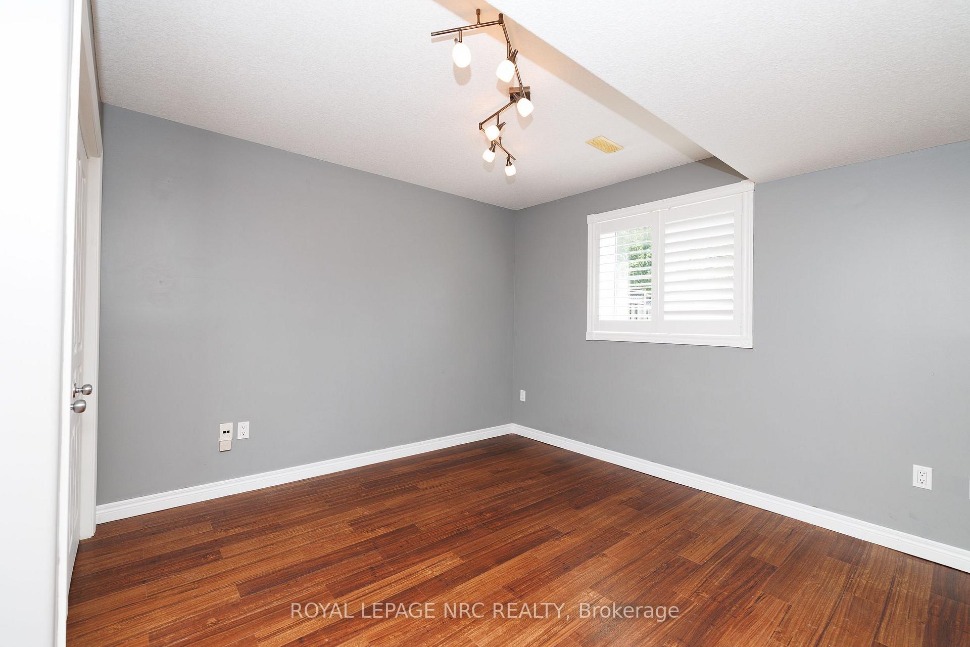 Photo 37 of 8532 Heikoop Crescent, Niagara Falls, Forestview — HOMEH