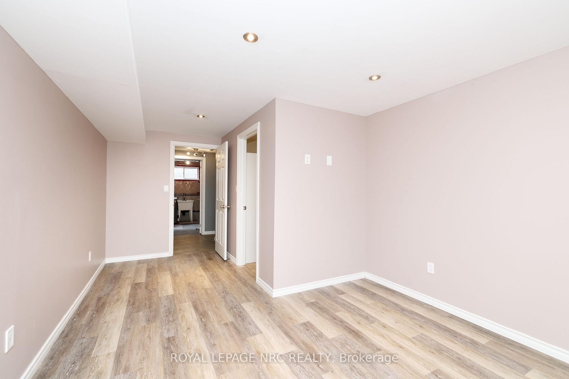 Photo 44 of 8532 Heikoop Crescent, Niagara Falls, Forestview — HOMEH