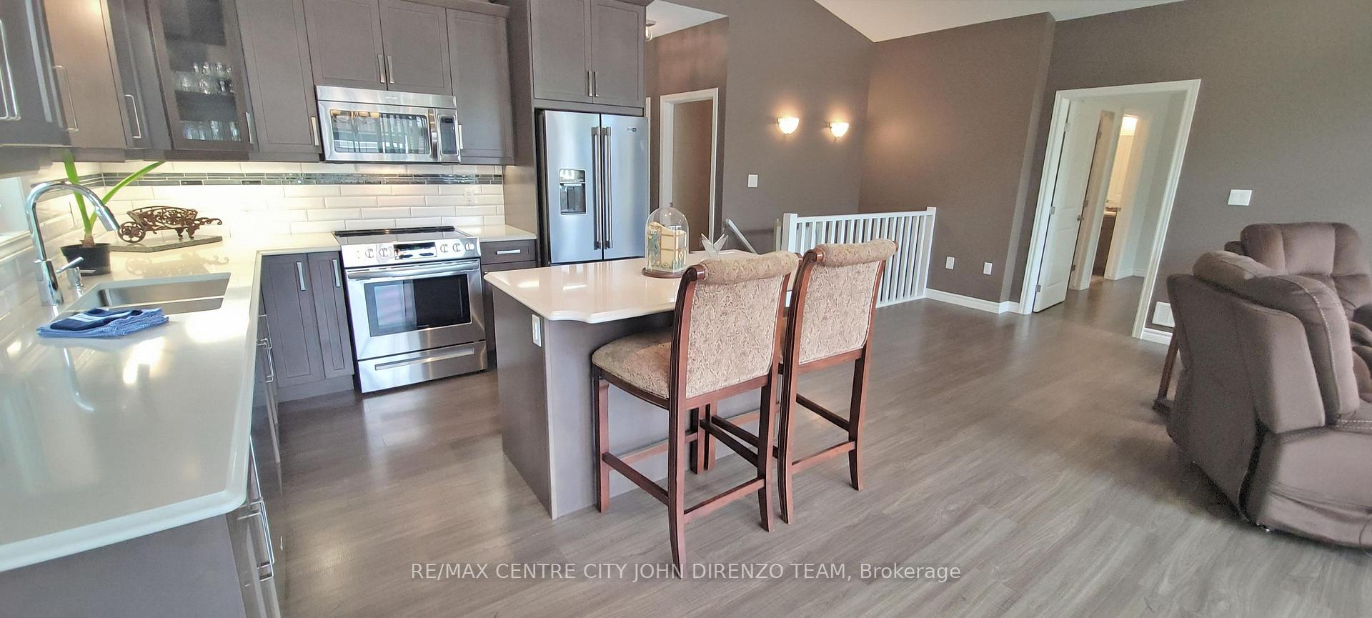 Photo 3 of Unit 11, 1 Vineden Drive, Central Elgin, Lynhurst — HOMEH
