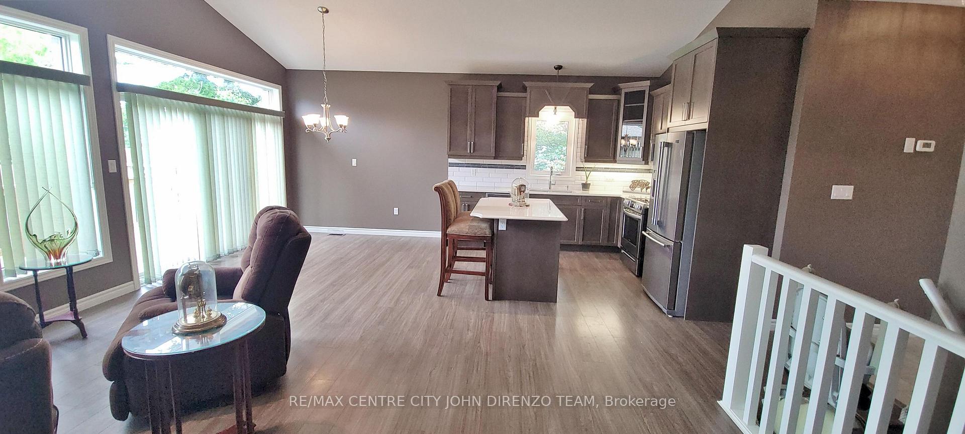 Photo 4 of Unit 11, 1 Vineden Drive, Central Elgin, Lynhurst — HOMEH