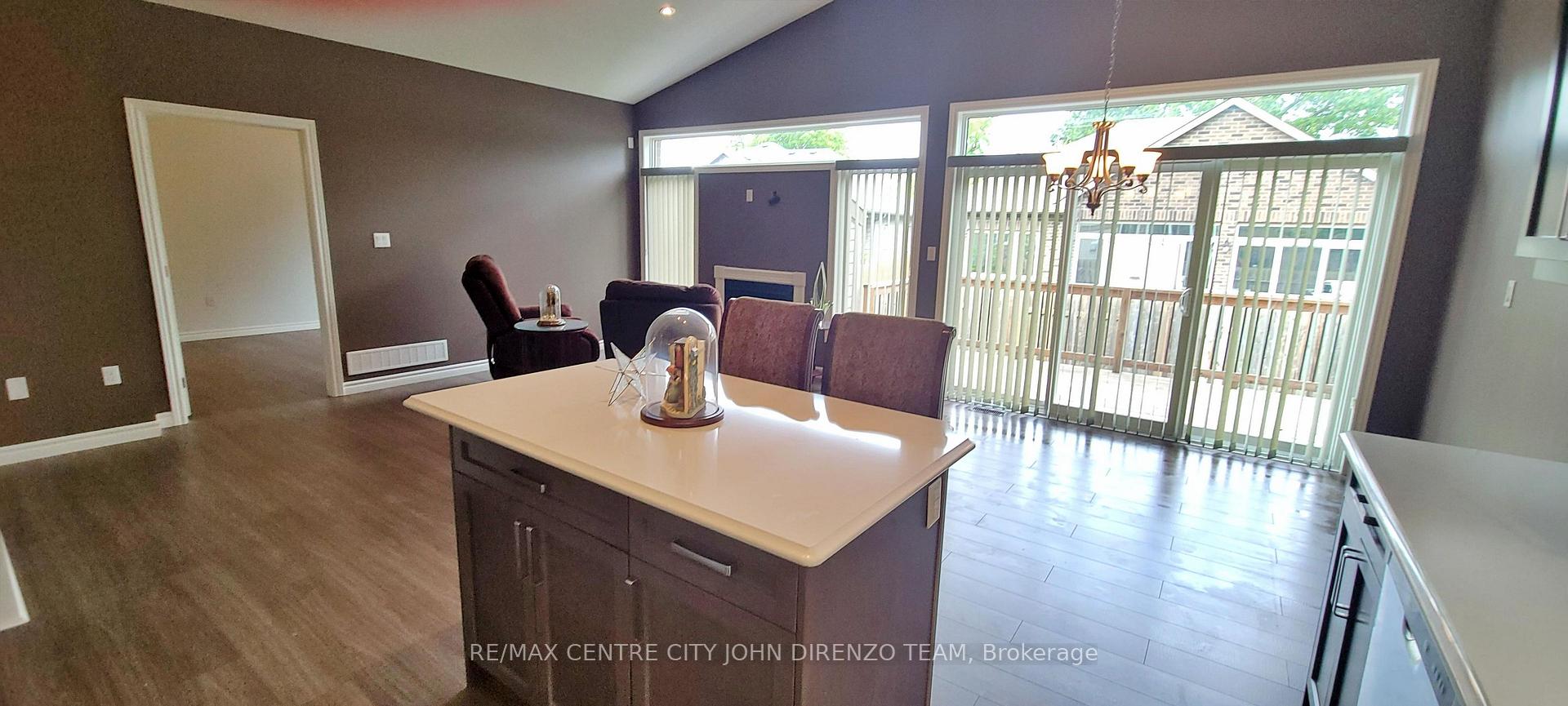 Photo 6 of Unit 11, 1 Vineden Drive, Central Elgin, Lynhurst — HOMEH