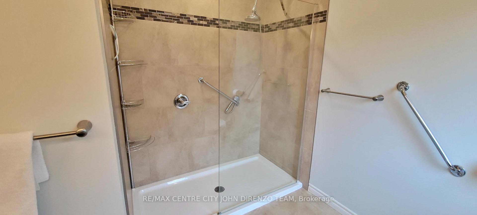 Photo 10 of Unit 11, 1 Vineden Drive, Central Elgin, Lynhurst — HOMEH