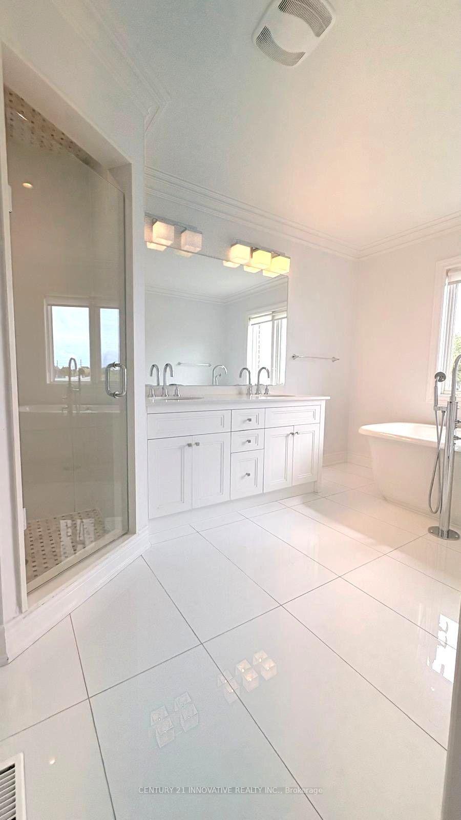 Photo 42 of 111 Royal Palm Drive, Vaughan, Crestwood-Springfarm-Yorkhill — HOMEH