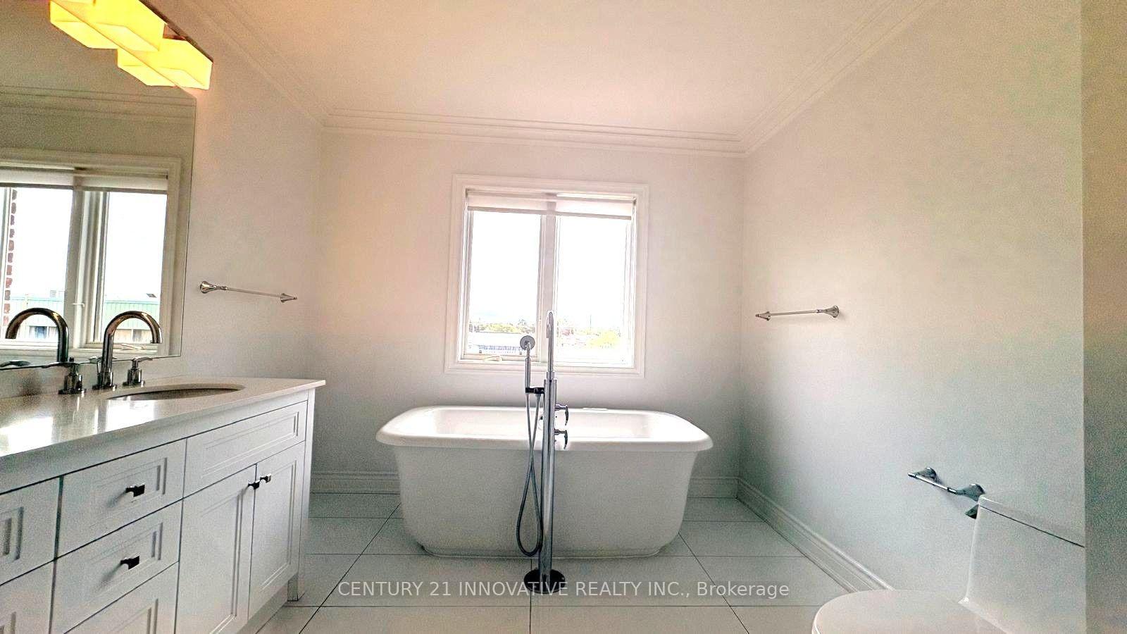 Photo 44 of 111 Royal Palm Drive, Vaughan, Crestwood-Springfarm-Yorkhill — HOMEH