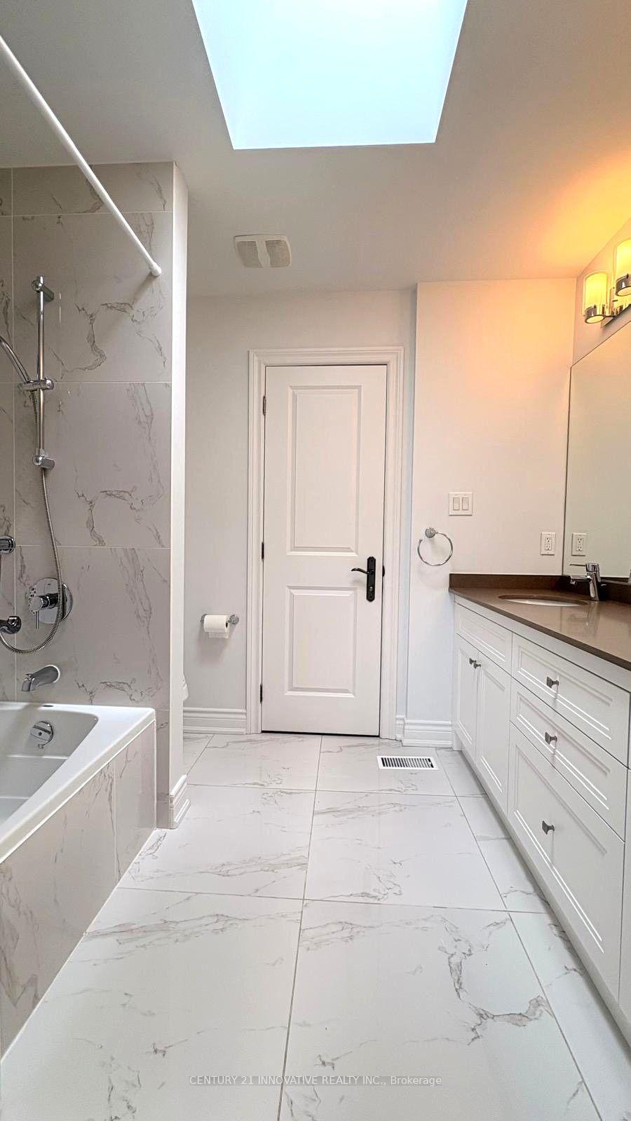 Photo 54 of 111 Royal Palm Drive, Vaughan, Crestwood-Springfarm-Yorkhill — HOMEH