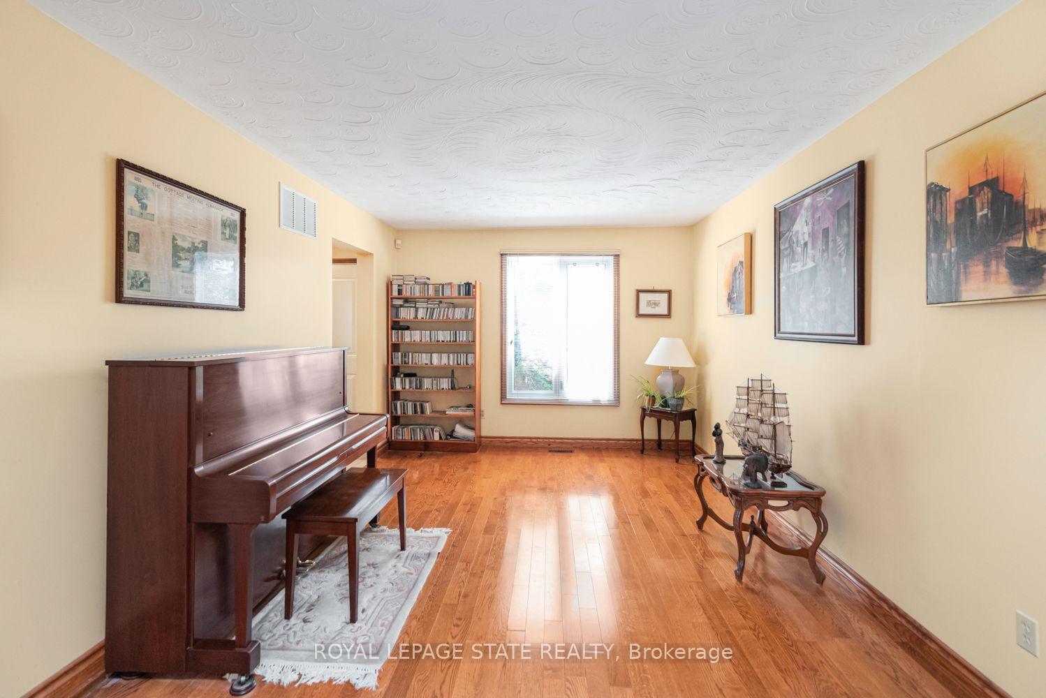 Photo 4 of 311 Hemlock Avenue, Hamilton, Stoney Creek — HOMEH