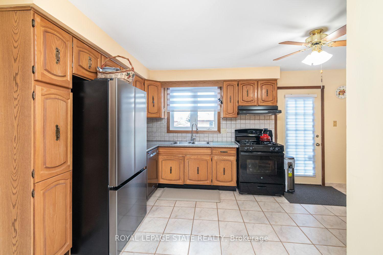 Photo 12 of 311 Hemlock Avenue, Hamilton, Stoney Creek — HOMEH