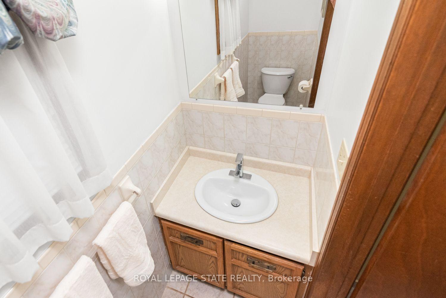 Photo 16 of 311 Hemlock Avenue, Hamilton, Stoney Creek — HOMEH