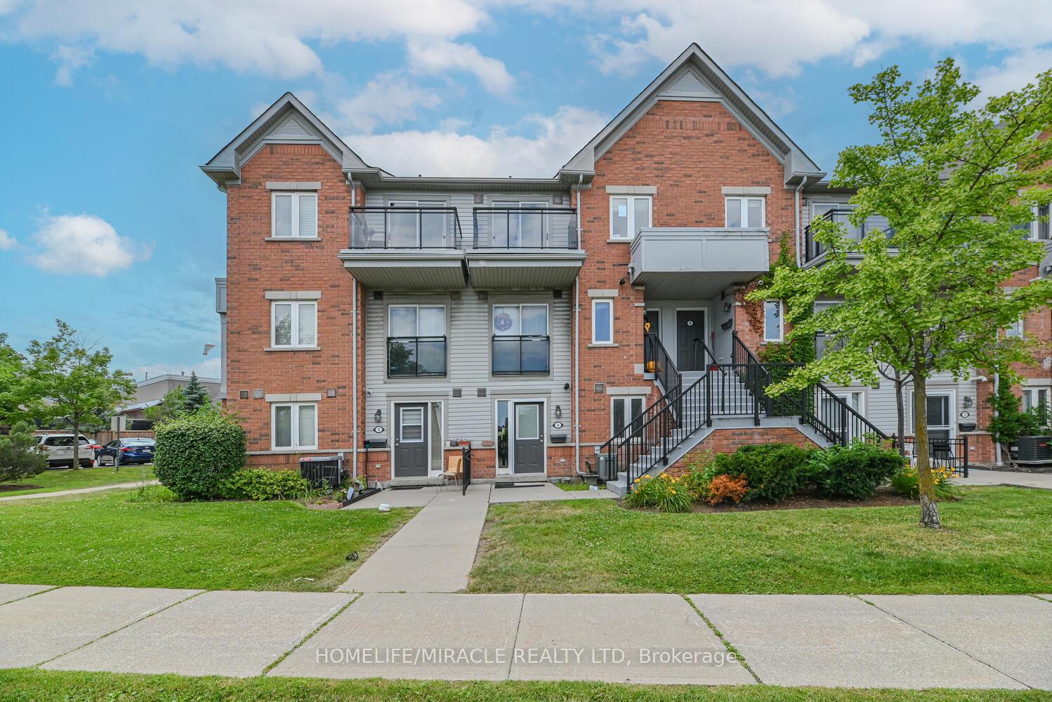 Front of Unit 5, 4620 Guildwood Way