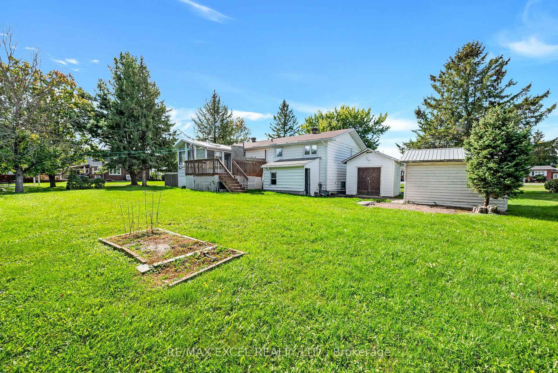 Photo 47 of 46 Queen Street, North Stormont, North Stormont (Finch) Twp — HOMEH