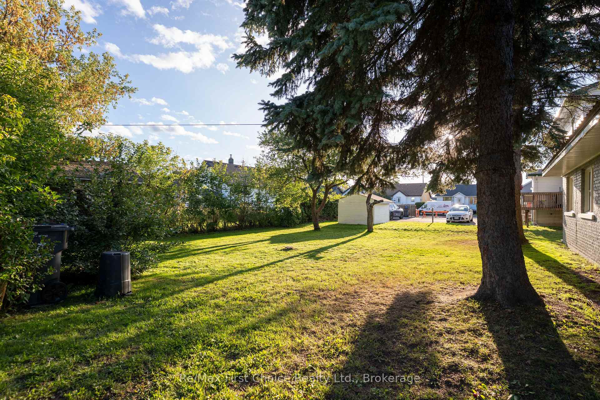 Photo 2 of 1212 Walsh Street E, Thunder Bay, Westfort — HOMEH