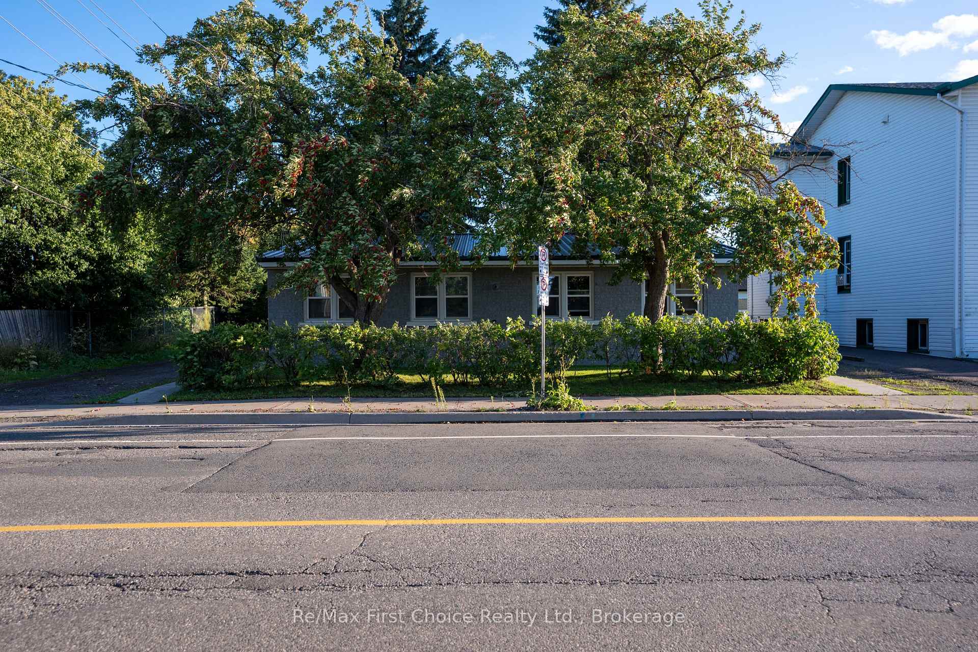 Photo 5 of 1212 Walsh Street E, Thunder Bay, Westfort — HOMEH