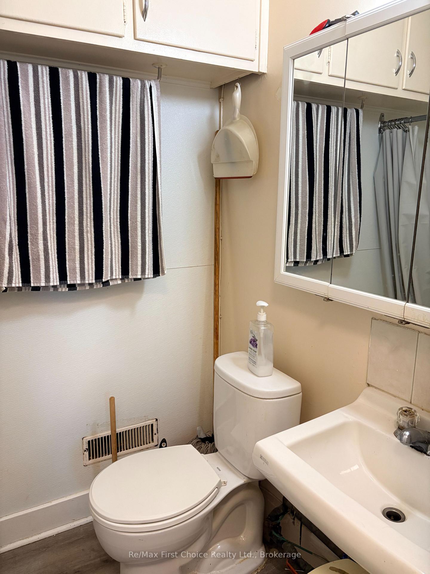Photo 10 of 1212 Walsh Street E, Thunder Bay, Westfort — HOMEH
