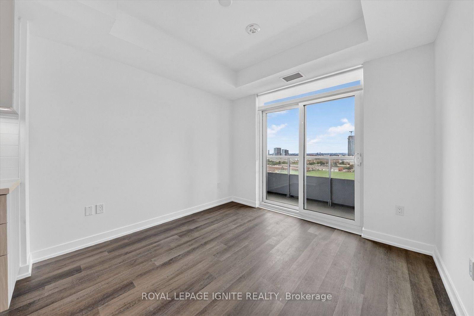 Photo 7 of Unit 810A, 5 Meadowvale Road, Vaughan, Vaughan Corporate Centre — HOMEH