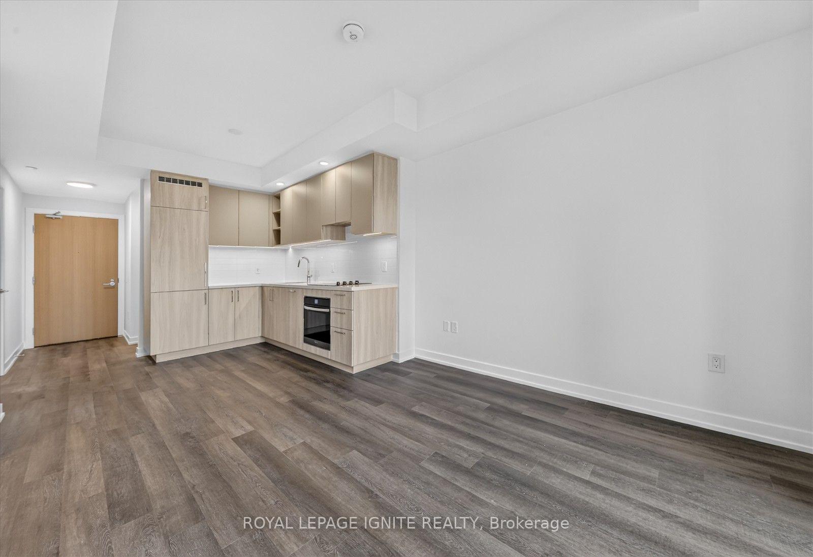 Photo 8 of Unit 810A, 5 Meadowvale Road, Vaughan, Vaughan Corporate Centre — HOMEH