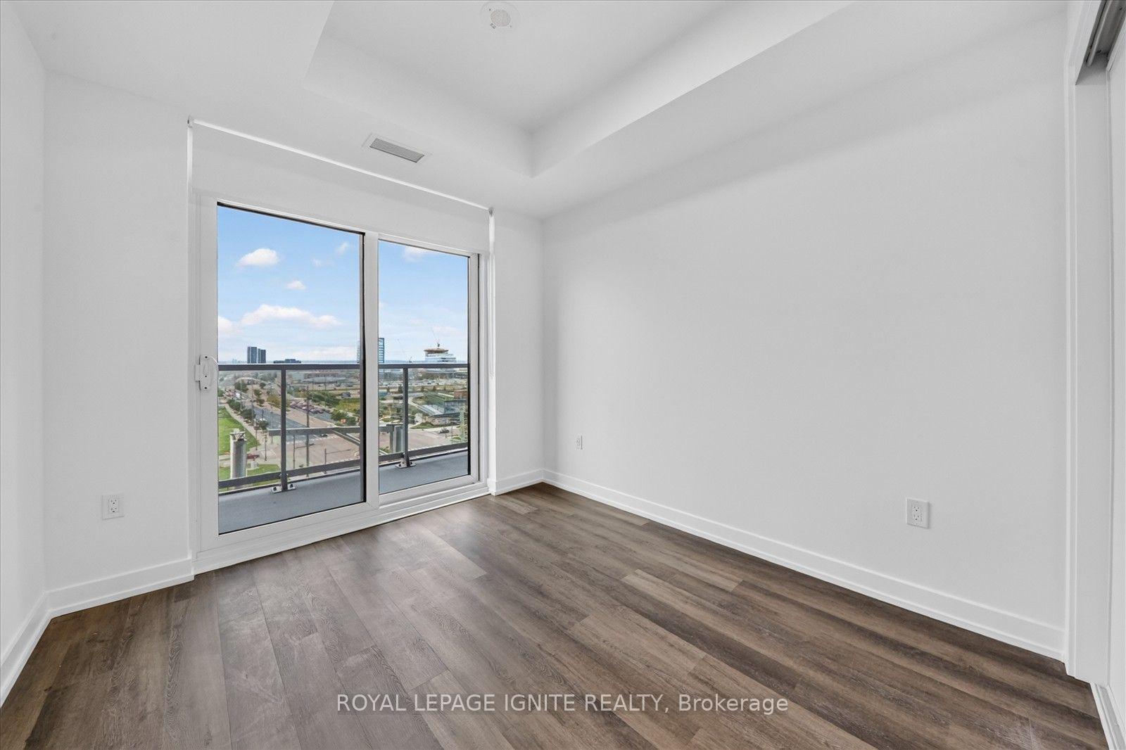 Photo 11 of Unit 810A, 5 Meadowvale Road, Vaughan, Vaughan Corporate Centre — HOMEH