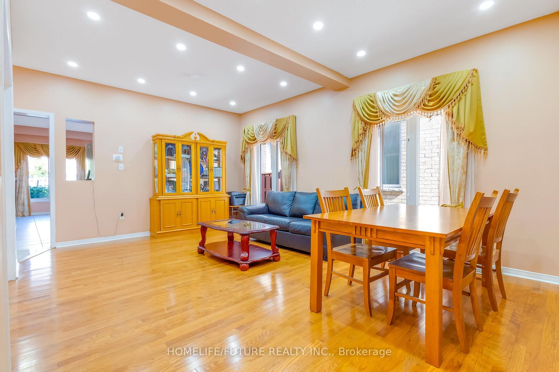 Photo 9 of 84 Jack Monkman Crescent, Markham, Cedarwood — HOMEH