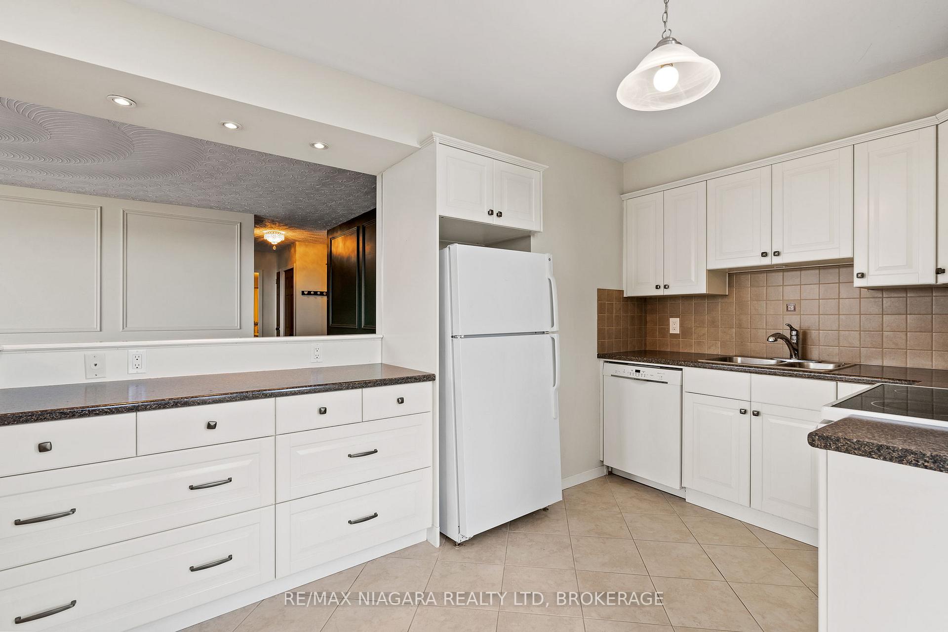 Photo 14 of Unit 1003, 35 Towering Heights Boulevard, St. Catharines, Glendale/Glenridge — HOMEH