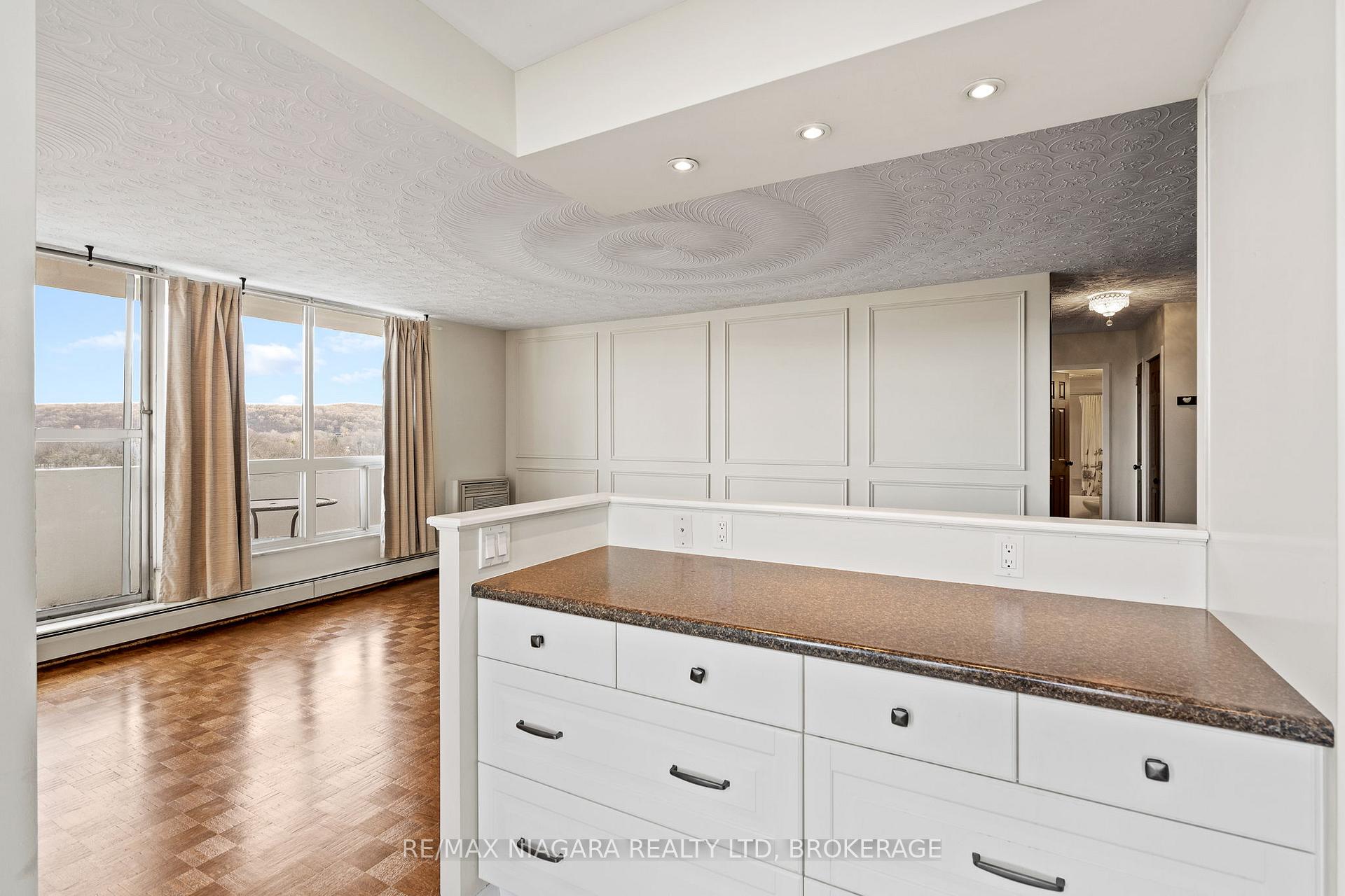 Photo 16 of Unit 1003, 35 Towering Heights Boulevard, St. Catharines, Glendale/Glenridge — HOMEH