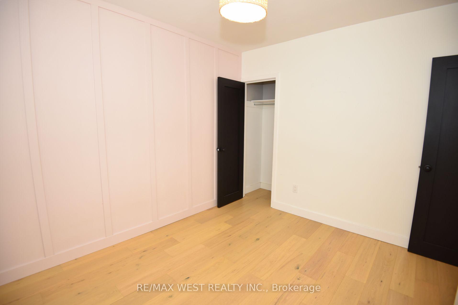 Photo 28 of 922 Centre Street N, Whitby, Williamsburg — HOMEH