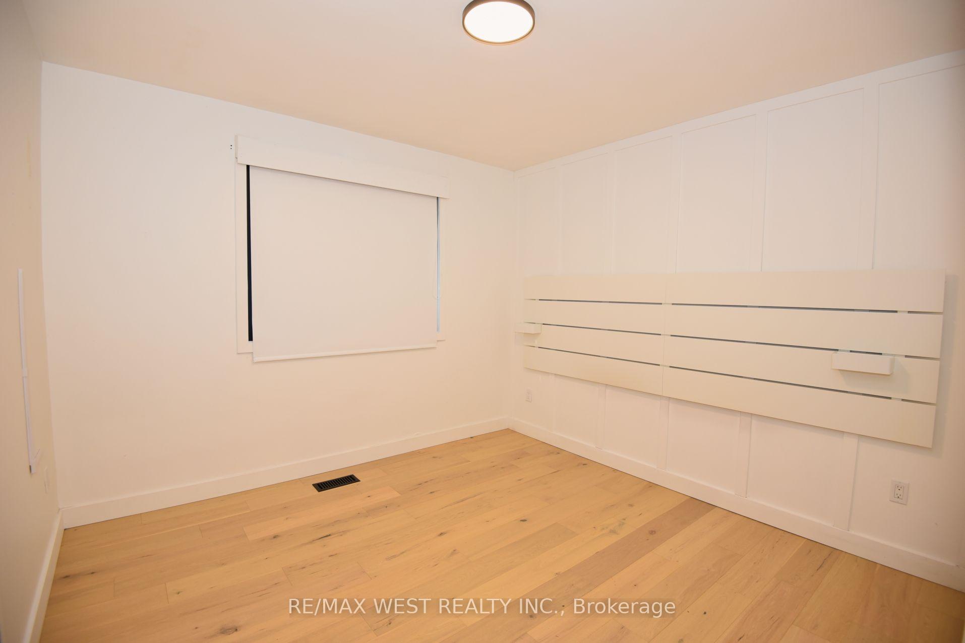 Photo 32 of 922 Centre Street N, Whitby, Williamsburg — HOMEH