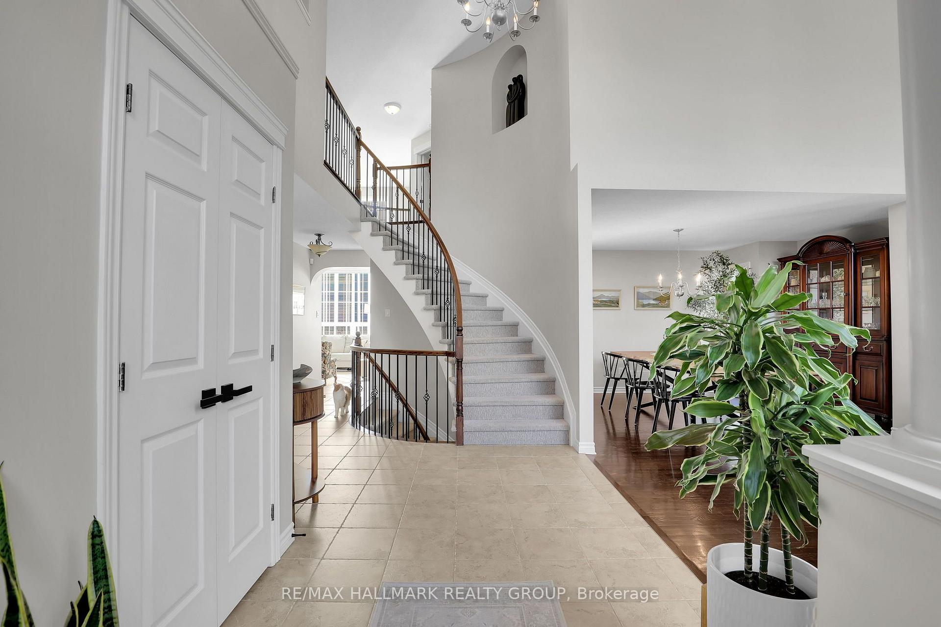 Photo 4 of 56 Golflinks Drive, Ottawa, Barrhaven - Stonebridge — HOMEH