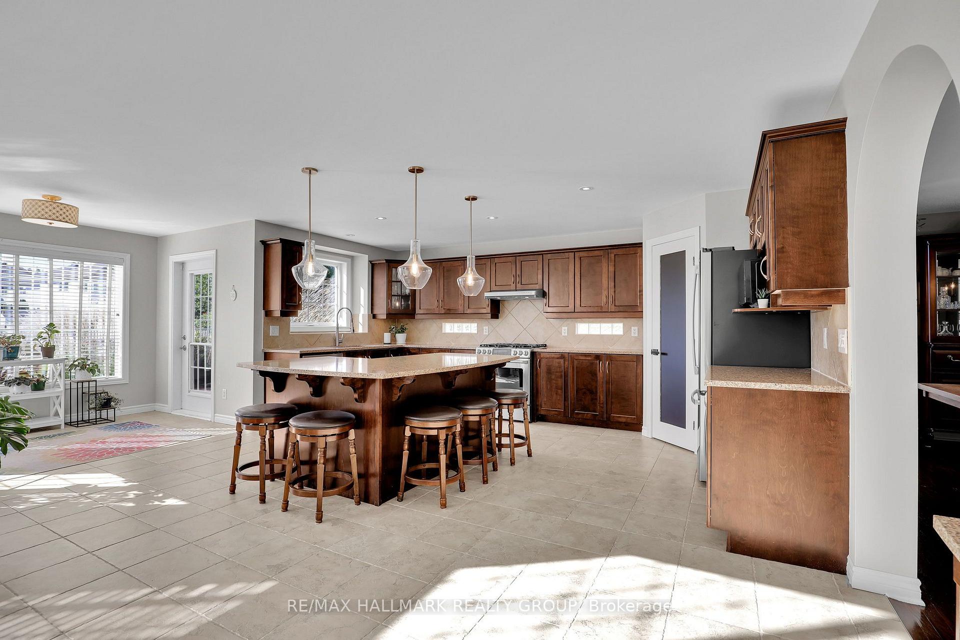 Photo 12 of 56 Golflinks Drive, Ottawa, Barrhaven - Stonebridge — HOMEH