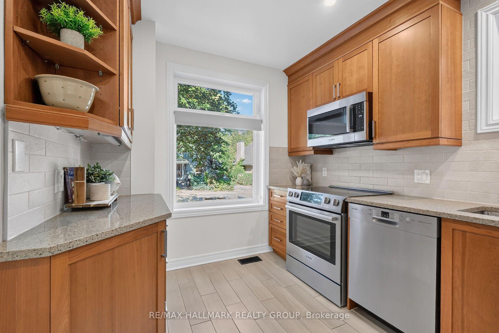 Photo 15 of 151 Crichton Street, Ottawa, New Edinburgh — HOMEH