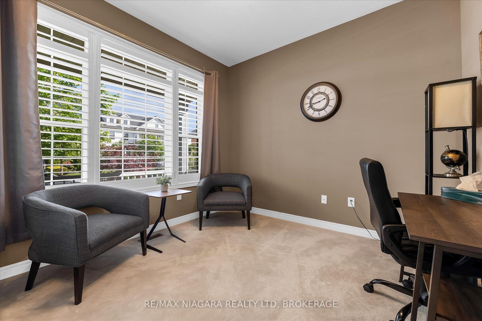 Photo 2 of 404 Wright Crescent, Niagara-on-the-Lake, Glendale — HOMEH