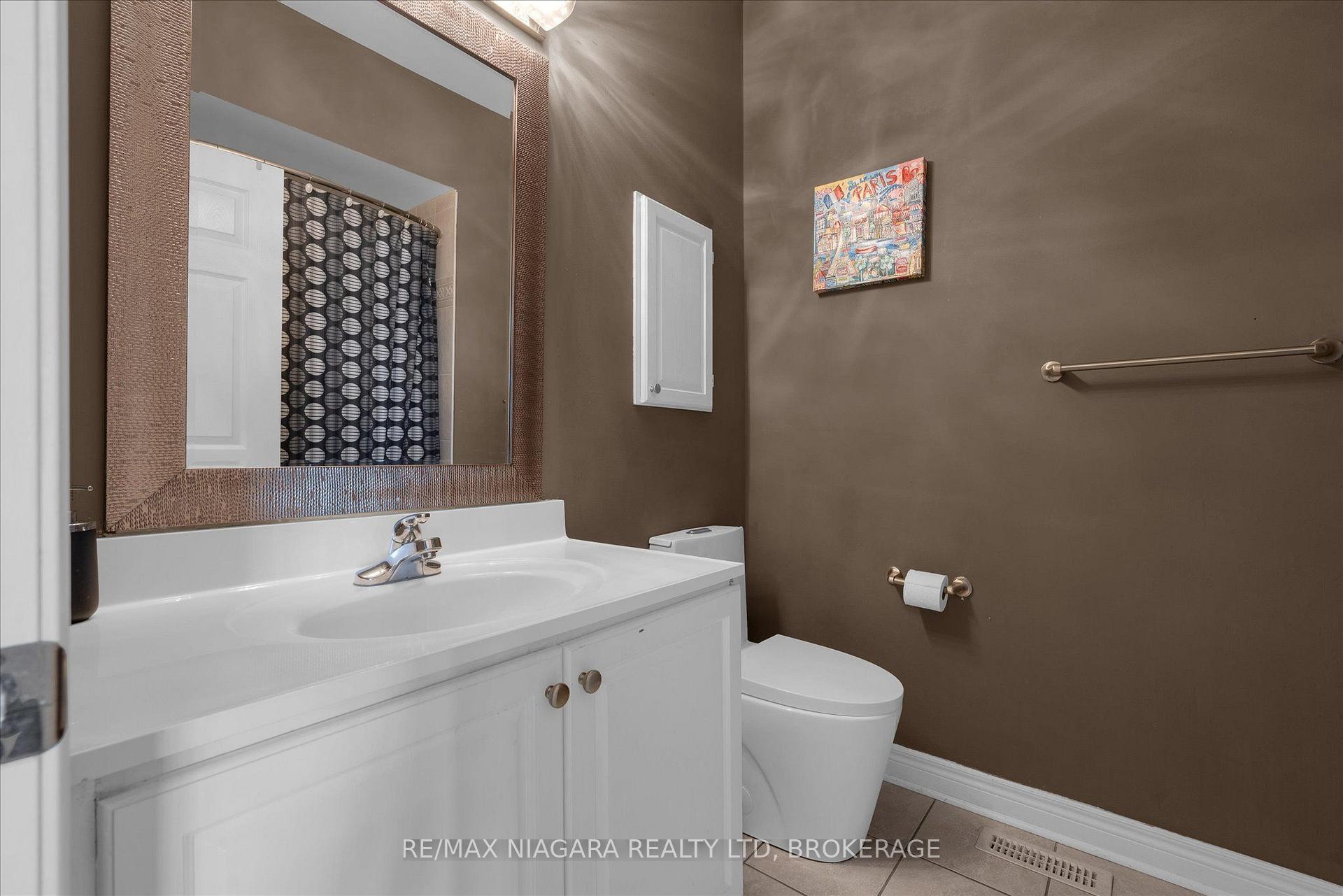 Photo 7 of 404 Wright Crescent, Niagara-on-the-Lake, Glendale — HOMEH
