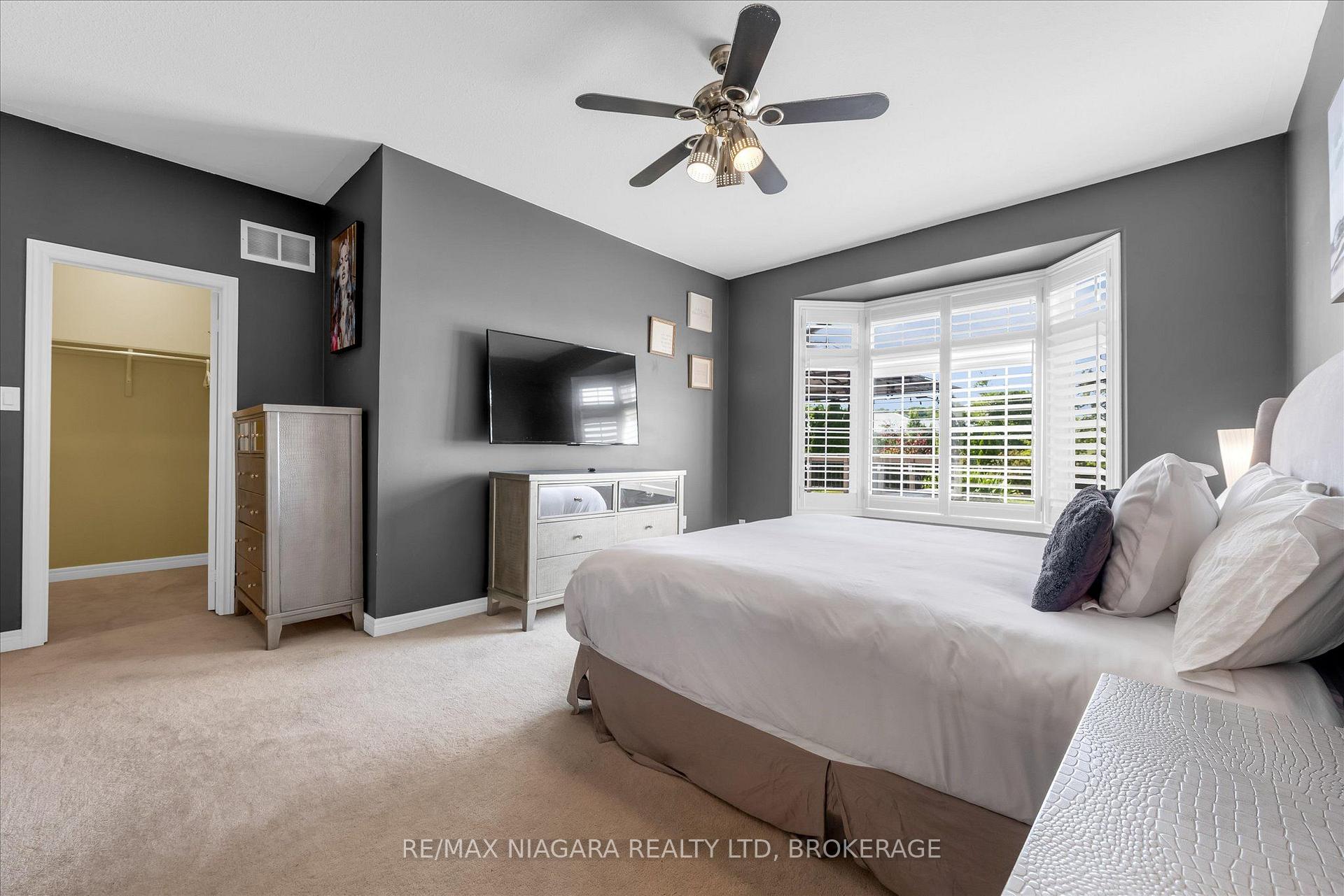 Photo 9 of 404 Wright Crescent, Niagara-on-the-Lake, Glendale — HOMEH