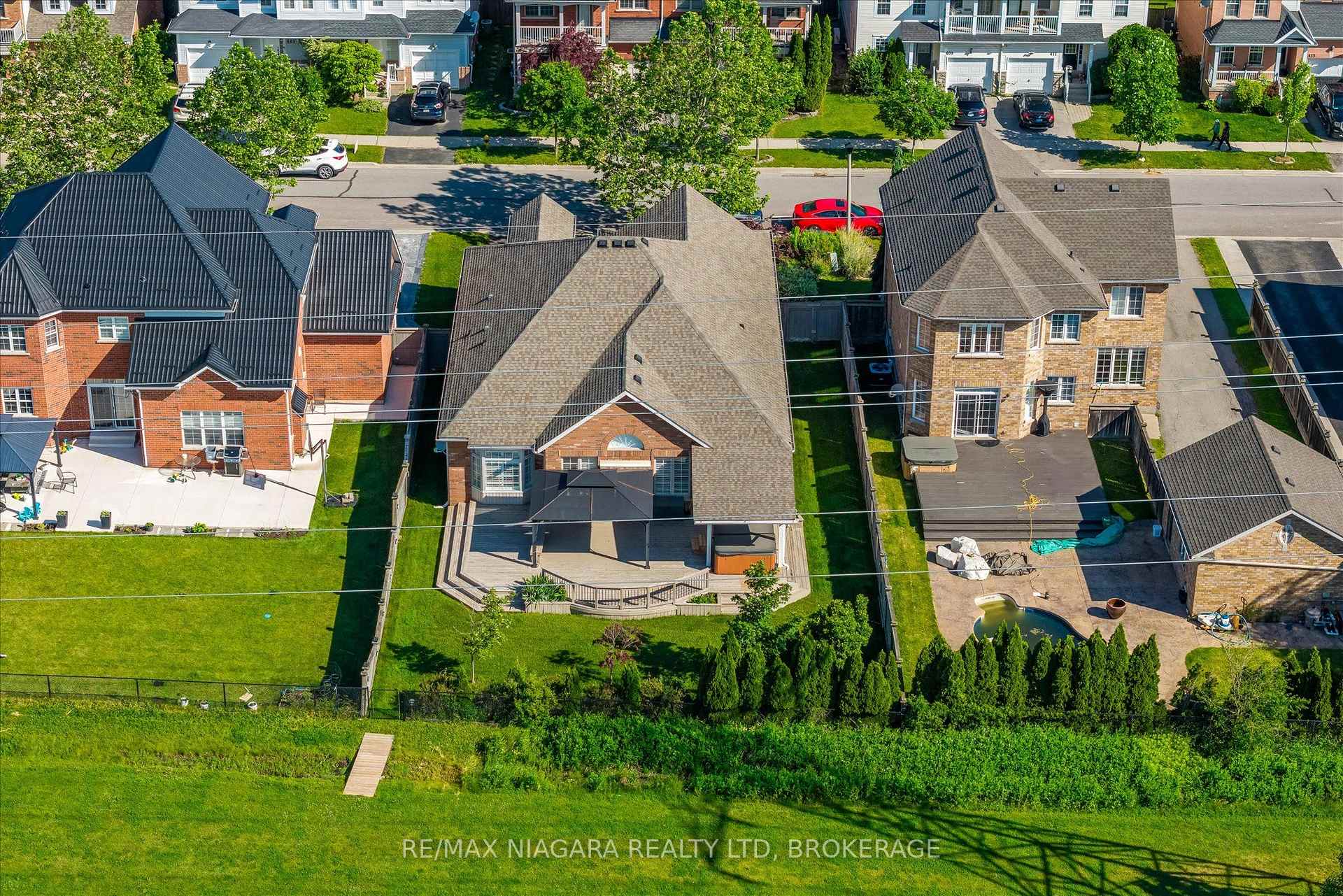 Photo 32 of 404 Wright Crescent, Niagara-on-the-Lake, Glendale — HOMEH