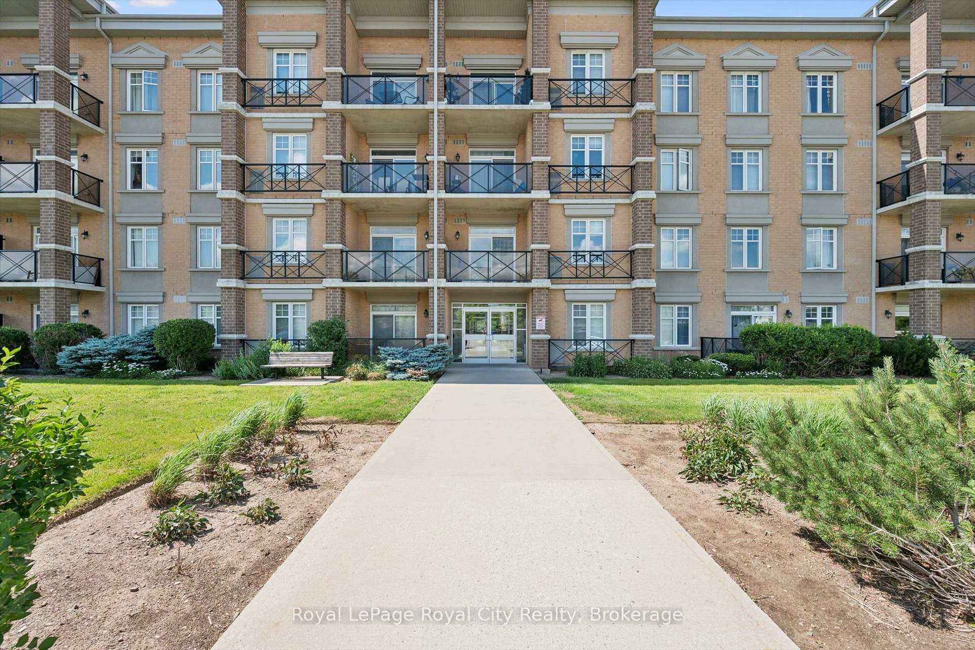 Photo 3 of Unit 113, 2 Colonial Drive, Guelph, Pineridge/Westminster Woods — HOMEH