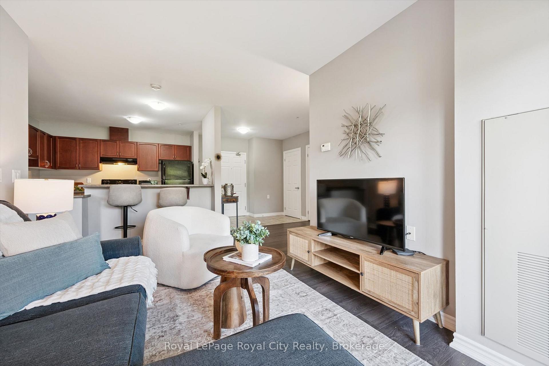 Photo 7 of Unit 113, 2 Colonial Drive, Guelph, Pineridge/Westminster Woods — HOMEH