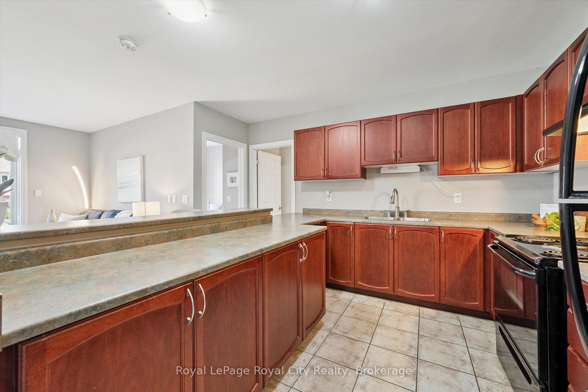 Photo 11 of Unit 113, 2 Colonial Drive, Guelph, Pineridge/Westminster Woods — HOMEH