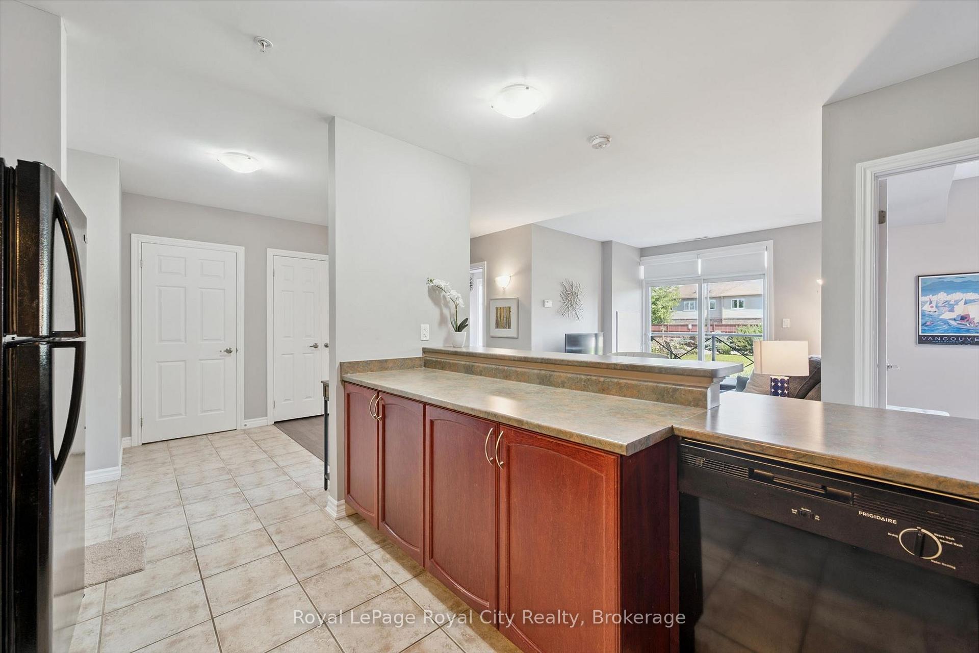Photo 13 of Unit 113, 2 Colonial Drive, Guelph, Pineridge/Westminster Woods — HOMEH