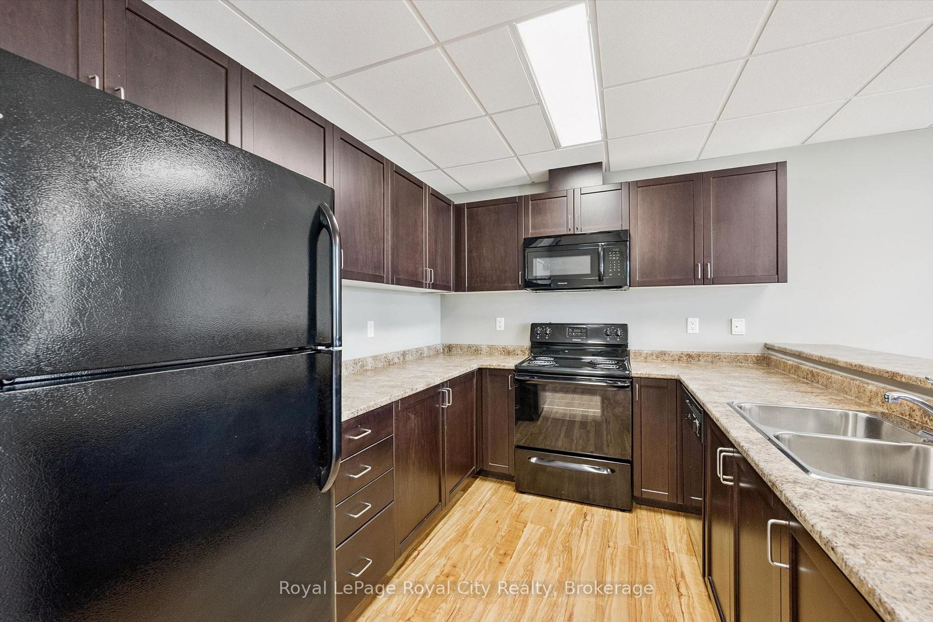Photo 33 of Unit 113, 2 Colonial Drive, Guelph, Pineridge/Westminster Woods — HOMEH