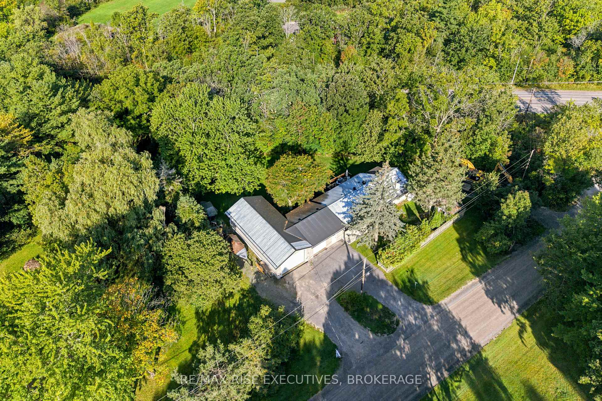 Photo 2 of 1664 Shore Road, Kingston, City North of 401 — HOMEH