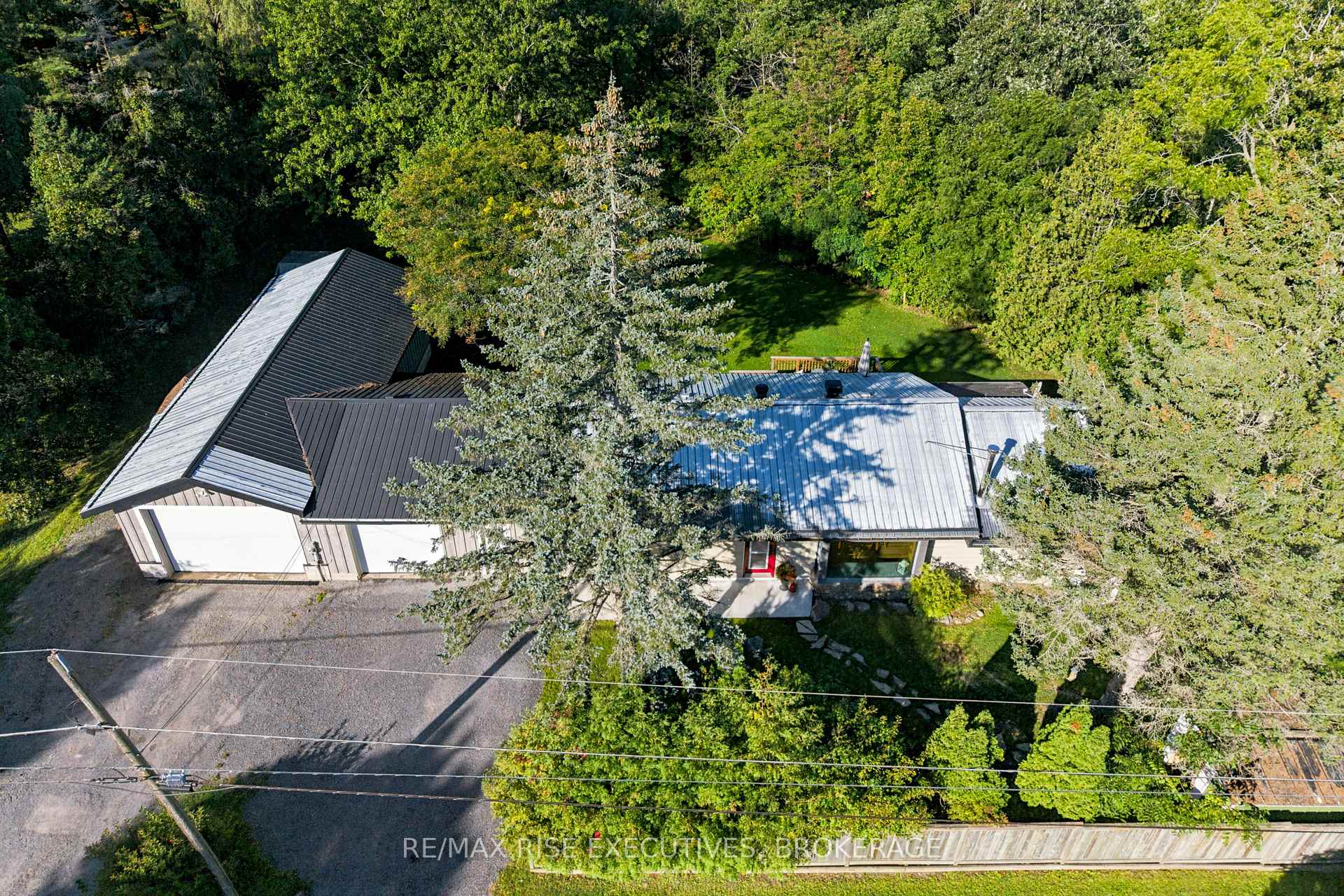 Photo 3 of 1664 Shore Road, Kingston, City North of 401 — HOMEH