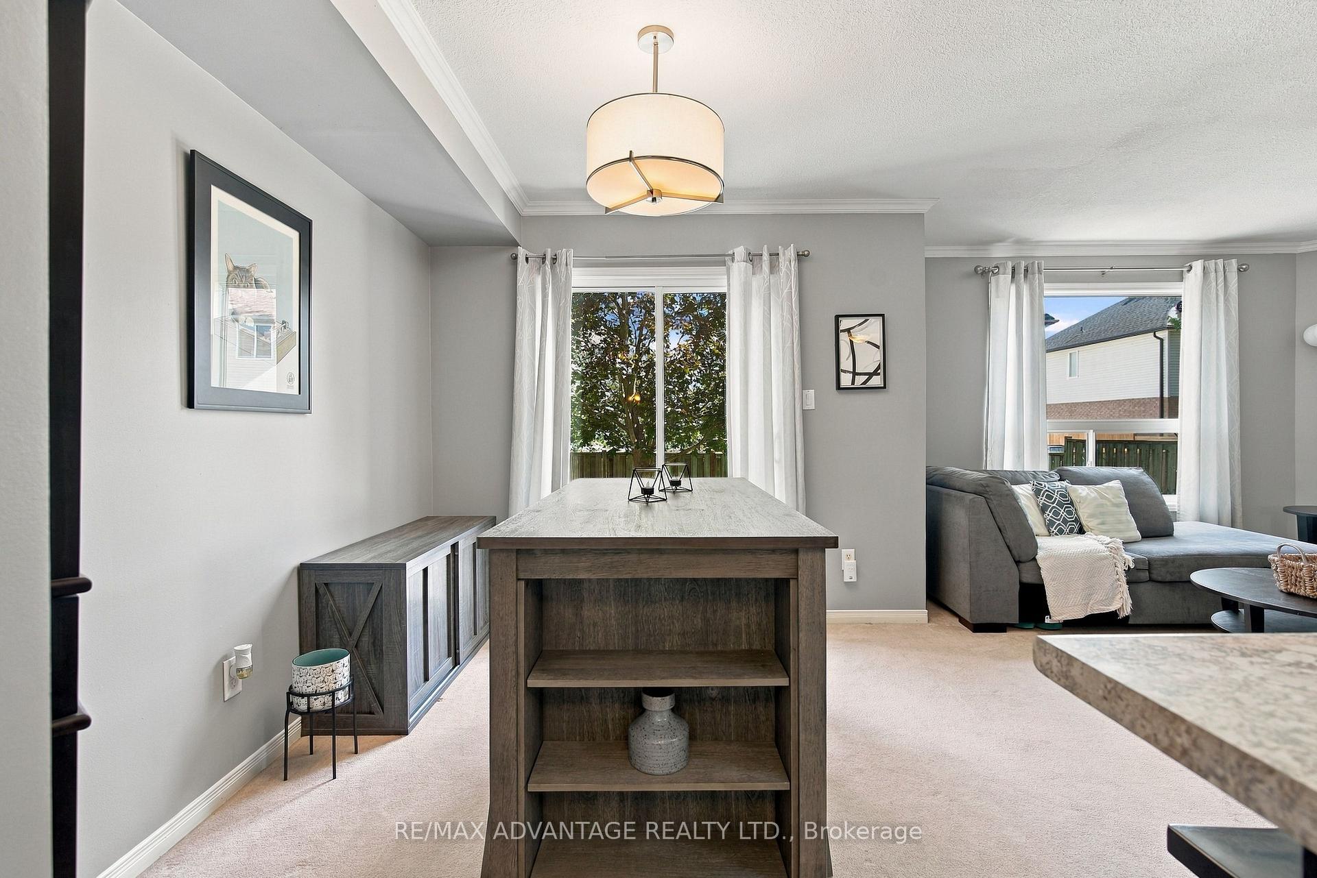 Photo 11 of 744 Blacksmith Street, London, North M — HOMEH