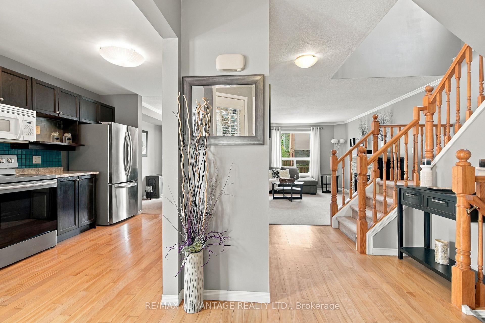 Photo 13 of 744 Blacksmith Street, London, North M — HOMEH