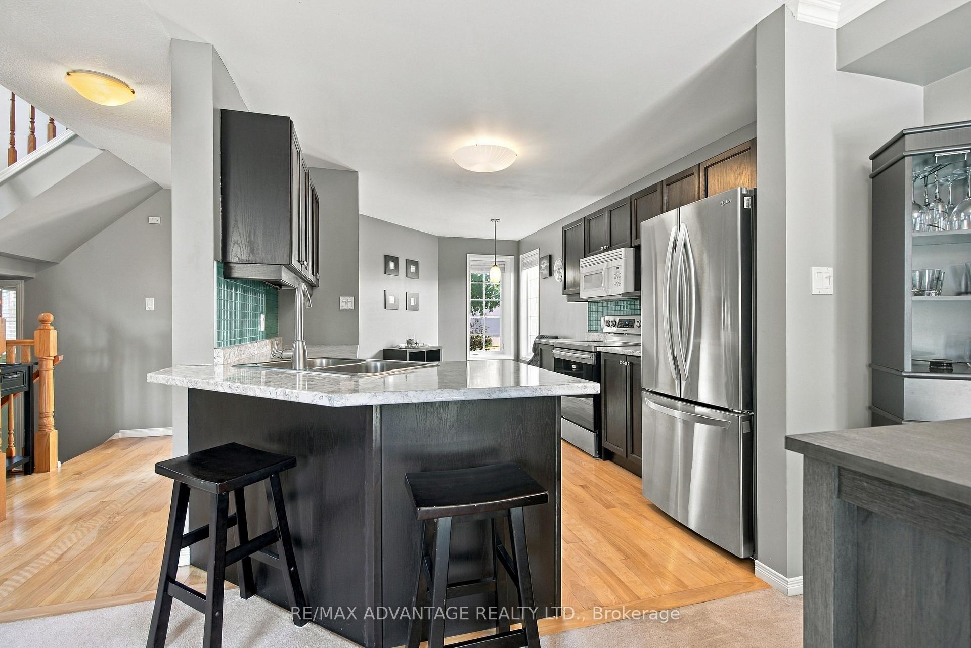 Photo 15 of 744 Blacksmith Street, London, North M — HOMEH